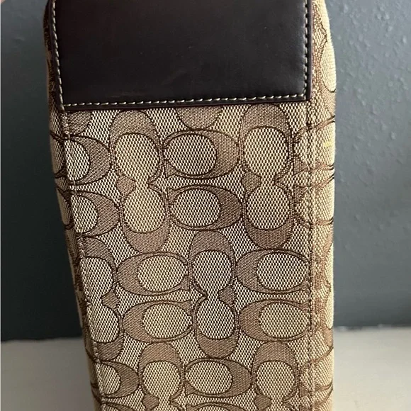 Coach F58282 Vintage Jacquard Tan and Brown Signature Tote - Picture 6 of 9